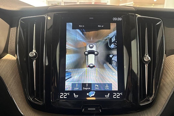Volvo XC60 15 of 27