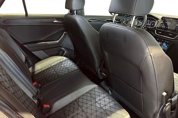 Volkswagen T-Roc 22 of 25