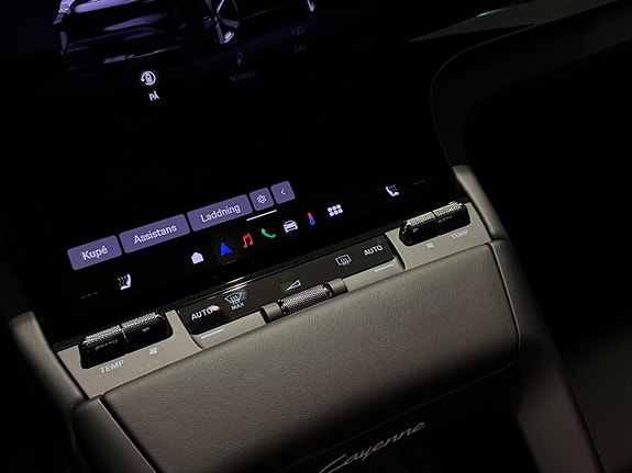 Porsche Cayenne 14 of 21