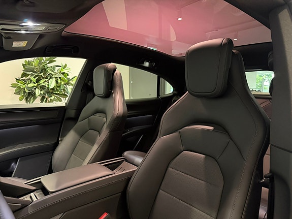 Porsche Cayenne 10 of 21