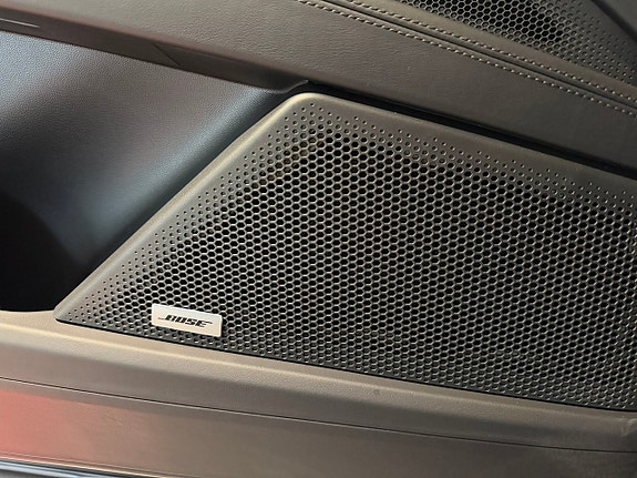Porsche Cayenne 17 of 21
