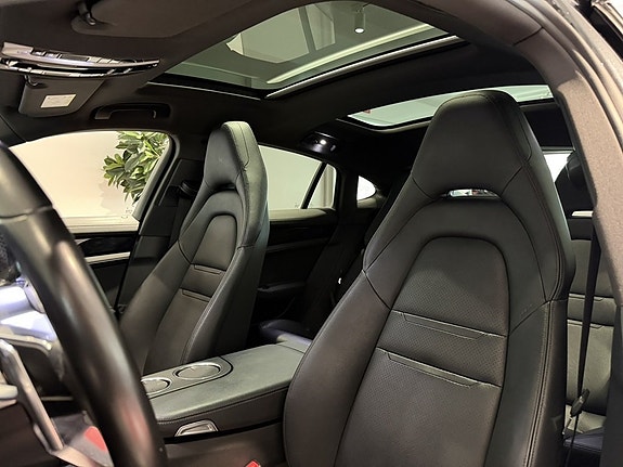 Porsche Panamera 4 8 of 24