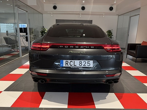 Porsche Panamera 4 4 of 24