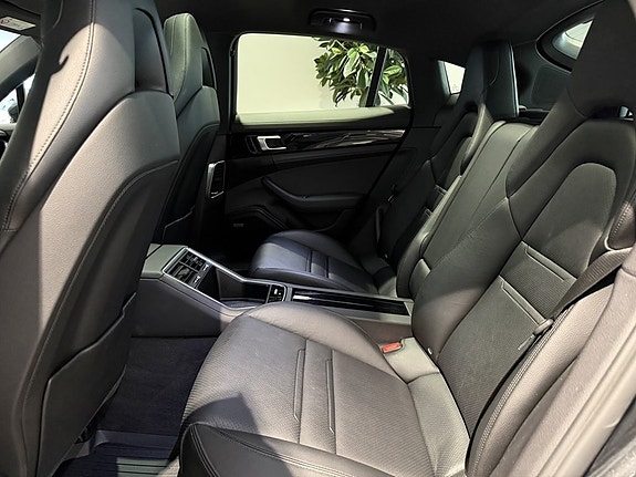 Porsche Panamera 4 7 of 24