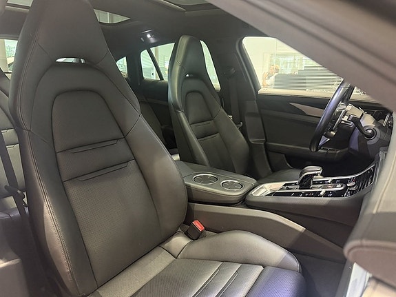 Porsche Panamera 4 6 of 24