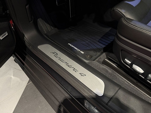 Porsche Panamera 4 19 of 24