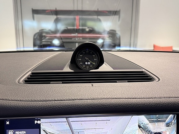Porsche Panamera 4 14 of 24