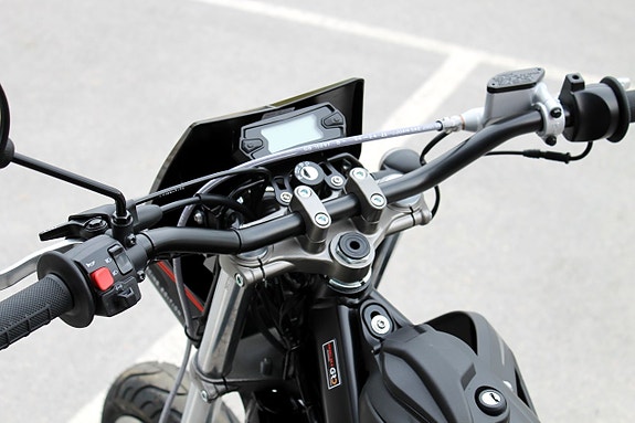 Rieju MRT SM | 2T | BLACK EDITION | MOPED | 45 | MOTARD MOPED | SKOLSTARTS KAMPANJ 6 of 11