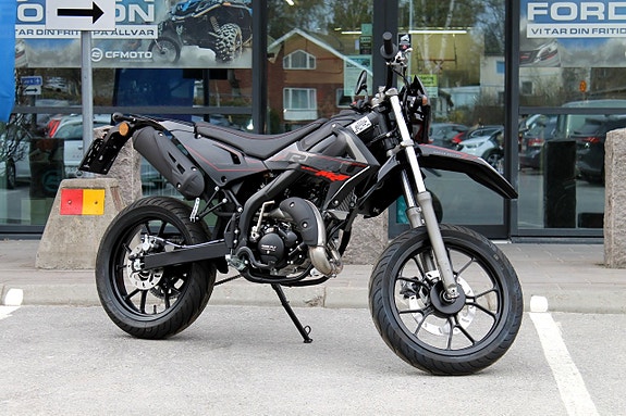 Rieju MRT SM | 2T | BLACK EDITION | MOPED | 45 | MOTARD MOPED | SKOLSTARTS KAMPANJ