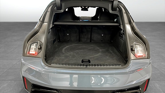 BMW iX 10 of 12