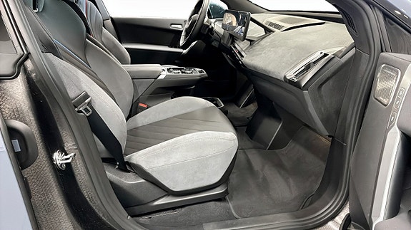 BMW iX 3 of 12