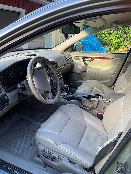 Volvo V70 7 of 11