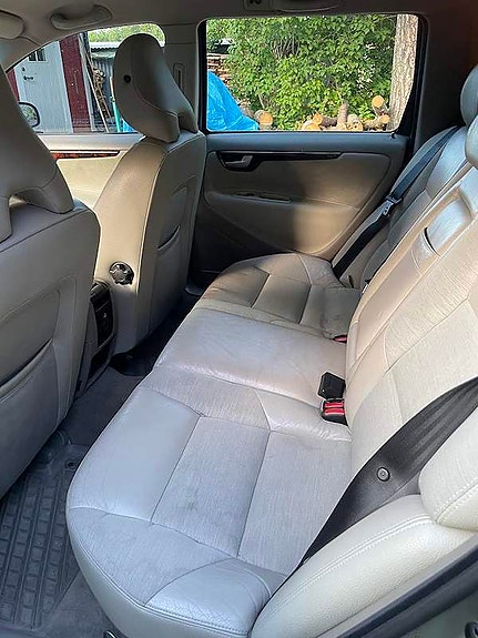 Volvo V70 6 of 11