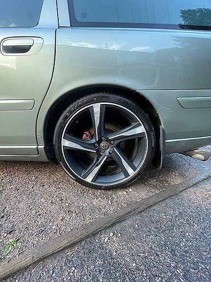 Volvo V70 2 of 11