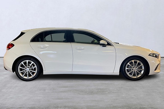 Mercedes-Benz A180 3 of 17
