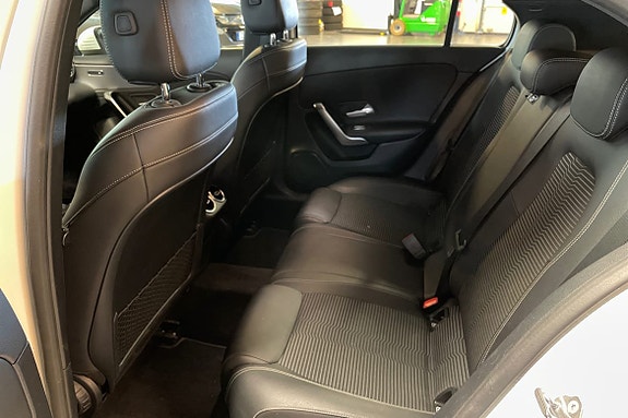 Mercedes-Benz A180 12 of 17