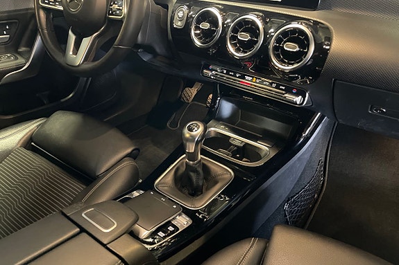 Mercedes-Benz A180 15 of 17