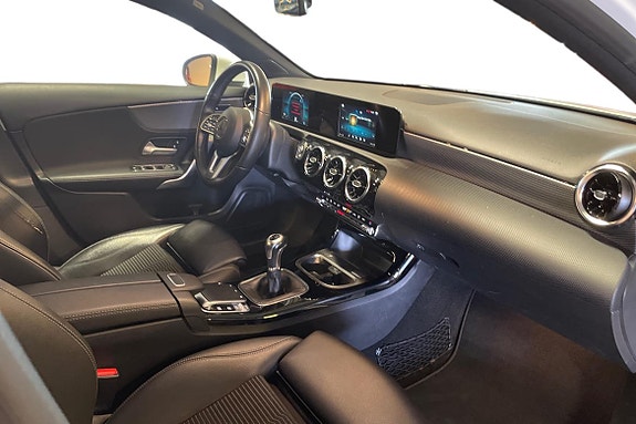 Mercedes-Benz A180 10 of 17