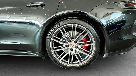 Porsche Panamera GTS 6 of 25