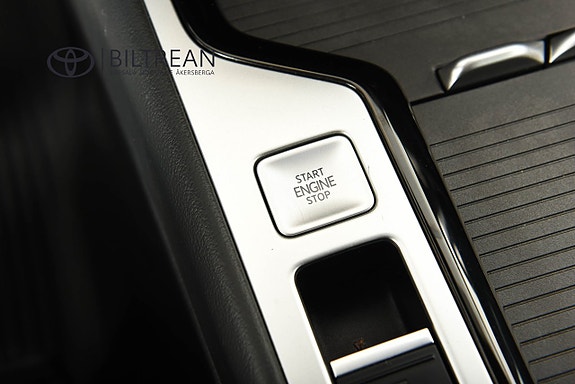 Volkswagen Passat 12 of 17