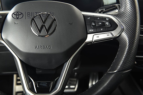 Volkswagen Passat 13 of 17