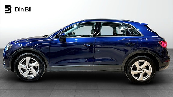 Audi Q3 2 of 20