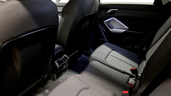 Audi Q3 11 of 23