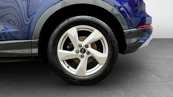Audi Q3 6 of 23