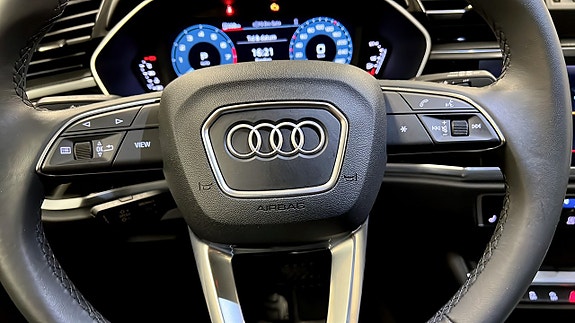 Audi Q3 18 of 23
