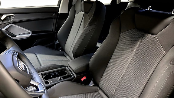 Audi Q3 8 of 23