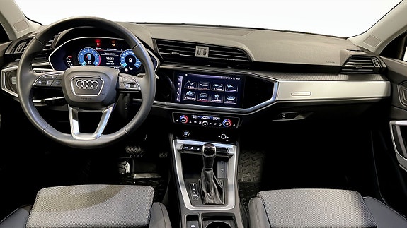 Audi Q3 10 of 23