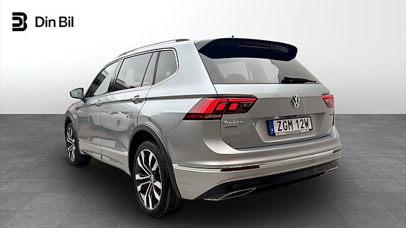 Volkswagen Tiguan 3 of 12