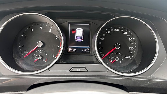 Volkswagen Tiguan 9 of 12