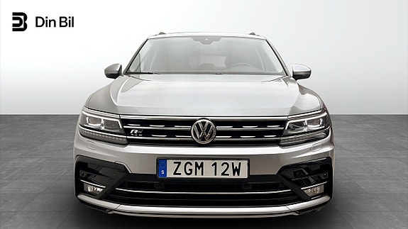 Volkswagen Tiguan 4 of 12