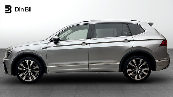 Volkswagen Tiguan 2 of 12