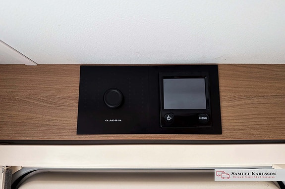Adria Adora 593 UP | ALDE | Queenbed | Panorama 10 of 21