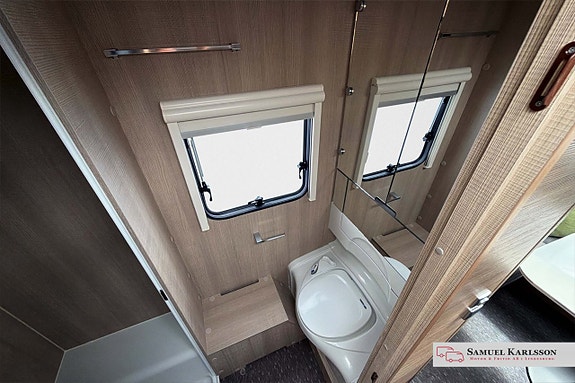Adria Adora 593 UP | ALDE | Queenbed | Panorama 18 of 21