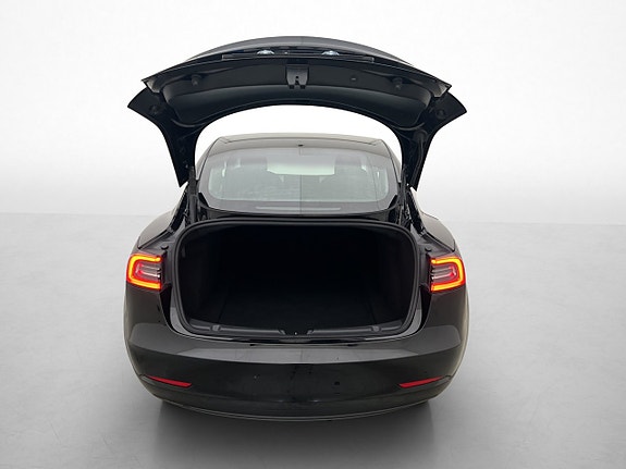 Tesla Model 3 26 of 30