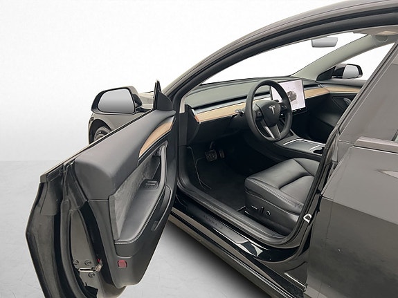 Tesla Model 3 10 of 30