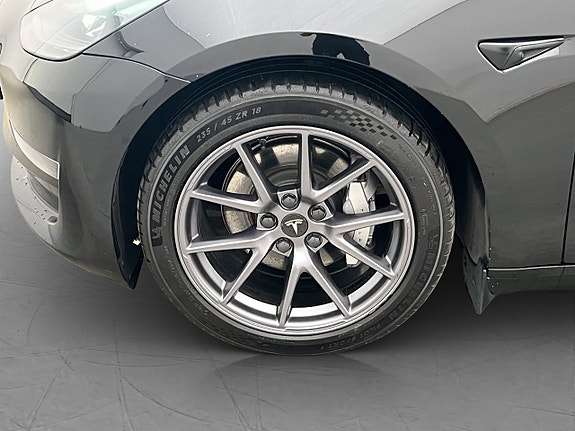 Tesla Model 3 28 of 30