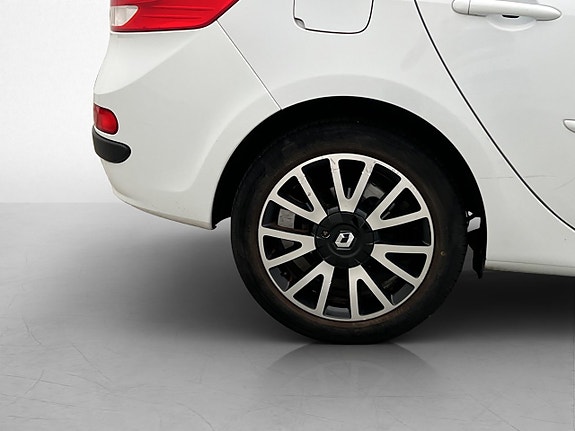 Renault Clio 27 of 28