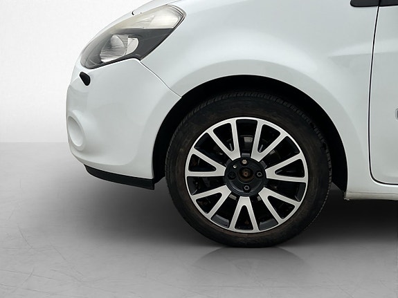 Renault Clio 25 of 28