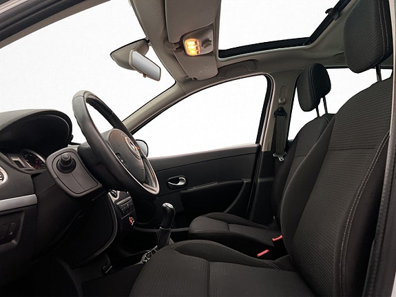 Renault Clio 11 of 28