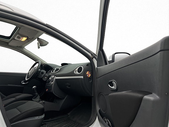 Renault Clio 22 of 28