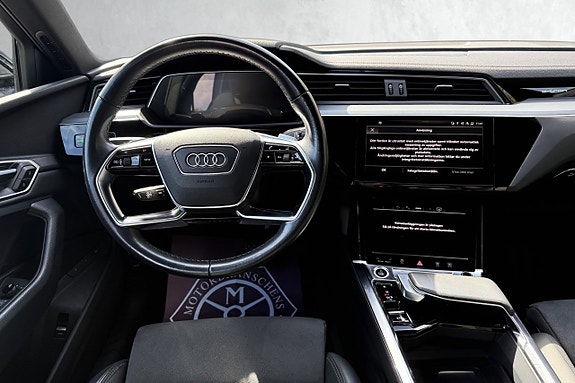 Audi e-tron 14 of 26