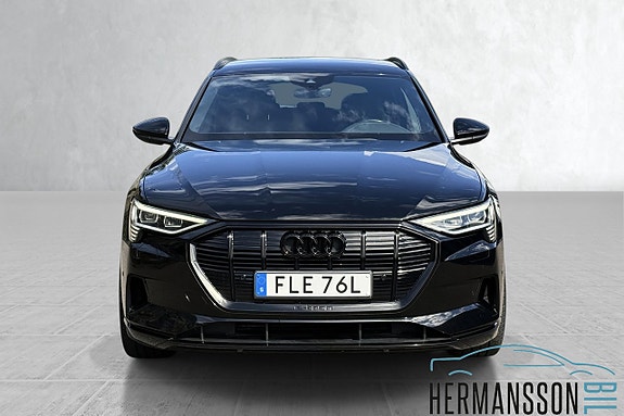 Audi e-tron 3 of 26