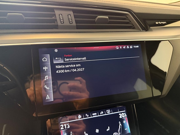 Audi e-tron 26 of 26