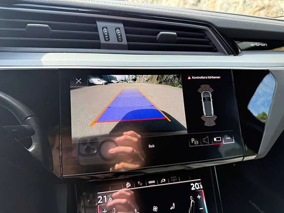 Audi e-tron 21 of 26