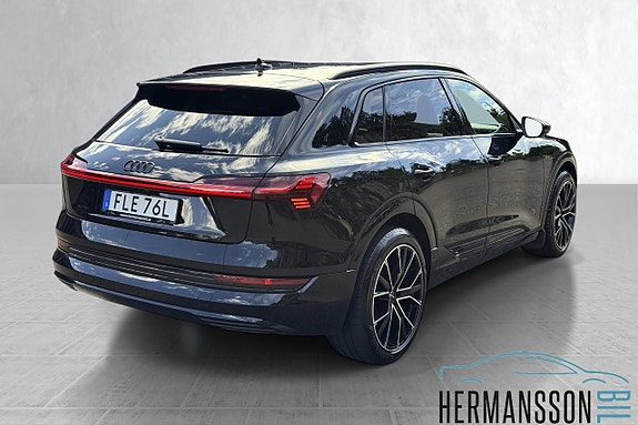 Audi e-tron 10 of 26