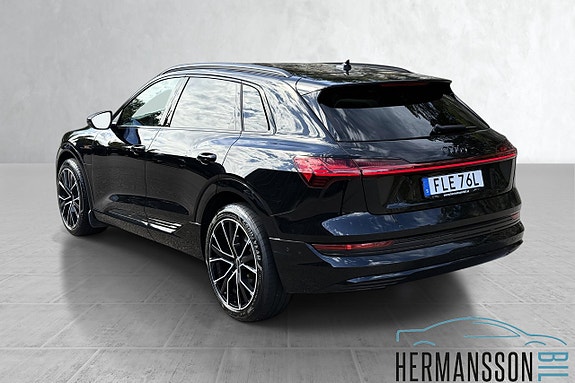 Audi e-tron 8 of 26